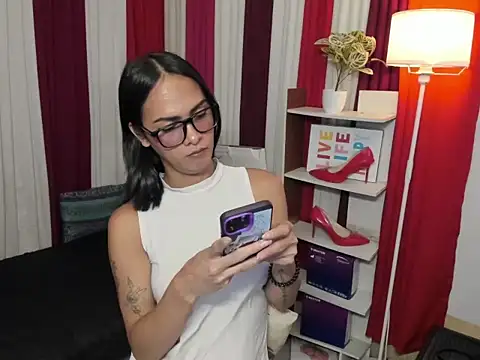 Show modela Ts_HardCockk na web-kameri