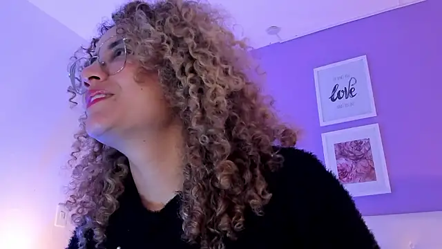 Chat XXX en directo de Charlotte11-11