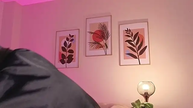 Czat XXX na żywo – DahianaWalcott