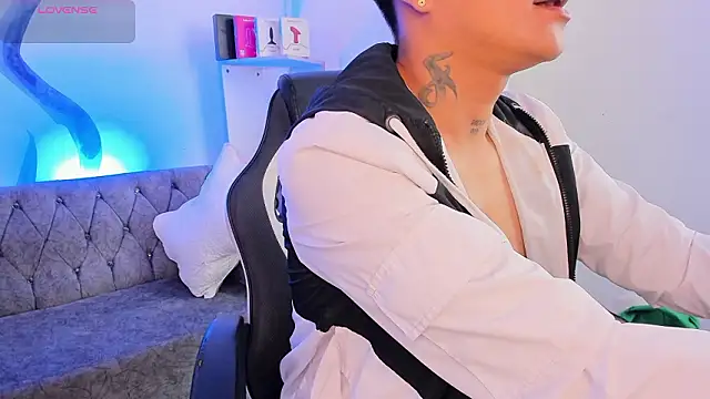 LiamDeepのライブXXXチャット