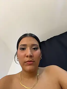 Chatroom XXX en direct de IsabellaJoness_