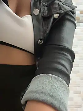 Онлайн чат XXX kim_monti