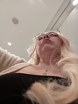 madelaine-: απευθείας συνομιλία ΧΧΧ