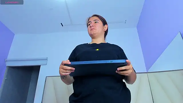 Katha03_ Live XXX-chat