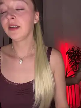 emilypeperoni 网络视讯表演