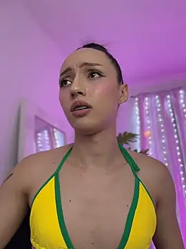 Im_lauritaa Adlı Modelin Canlı XXX Sohbeti