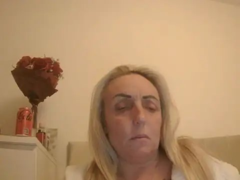 แชท XXX สดของ theblondecocklover