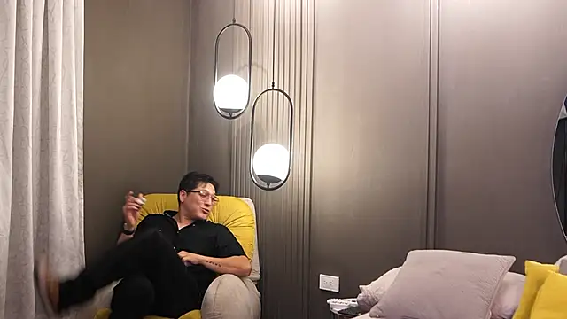 Mia_and_Belmonth Show Webcam