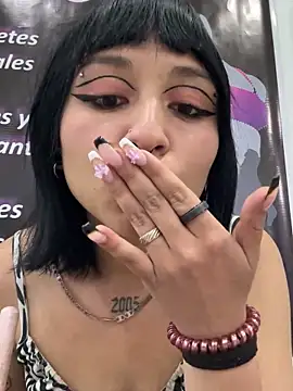 Valeria--1's Live XXX Chat