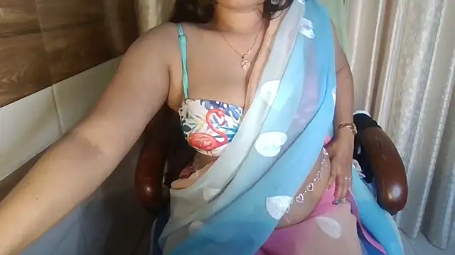 Yashika_Loves élő XXX-chatje