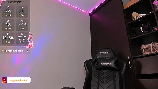 MeganDaviees' Webcam Show