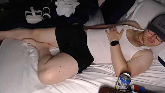 DaddyRyan1996: διαδικτυακό σόου στην κάμερα