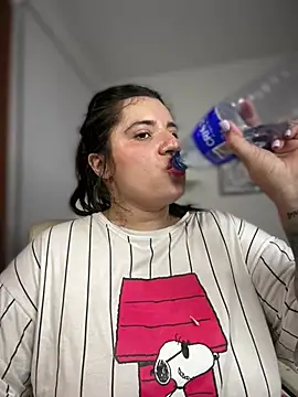 Chatroom XXX en direct de horny_roomiess