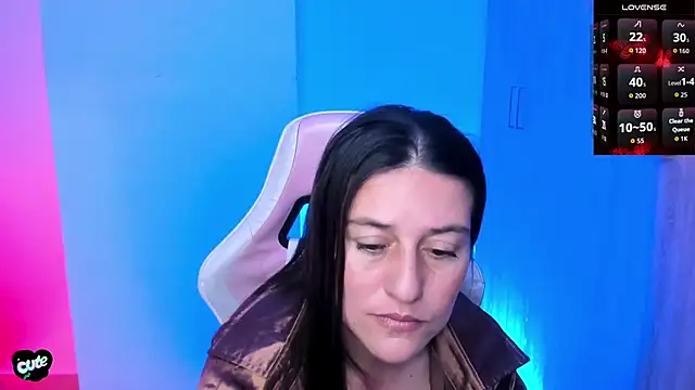 Saskyaa's Live XXX Chat