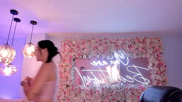 AbbyDalton Adlı Modelin Canlı XXX Sohbeti