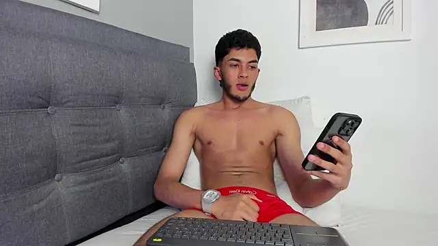 Tylerffoxxのウェブカメラショー