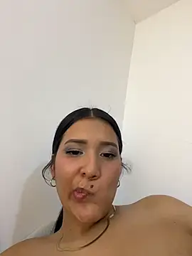 Онлайн чат XXX IsabellaJoness_