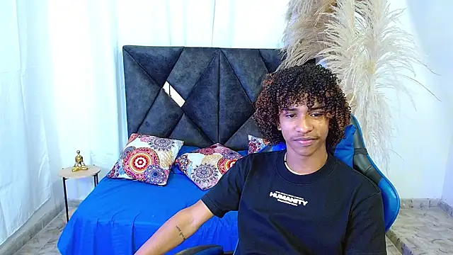 angelll18_: διαδικτυακό σόου στην κάμερα