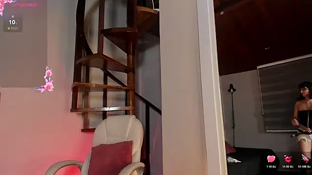 Lara_reynolds_'s Live XXX Chat