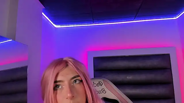 adhalee_js' Live XXX Chat