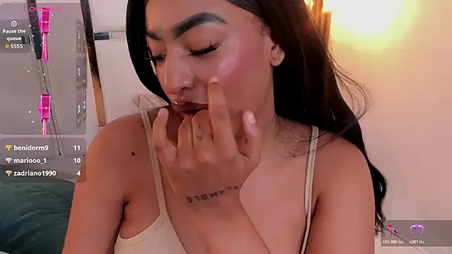 _luna_rossee_'s Live XXX Chat