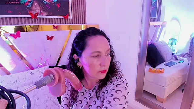 Luna_Naughty1のライブXXXチャット