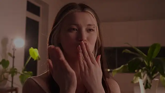 EleniRoeber's Live XXX Chat