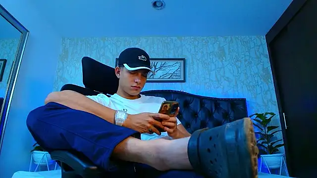 Chat +18 de Lander_Cruz ao vivo