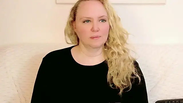 Sarah4you's Live XXX Chat