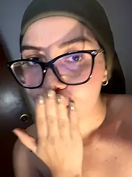 MatchedEyebrow Live XXX-chat