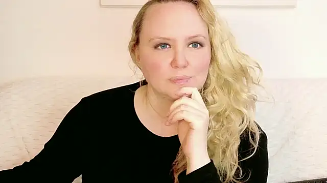 Sarah4you's Live XXX Chat