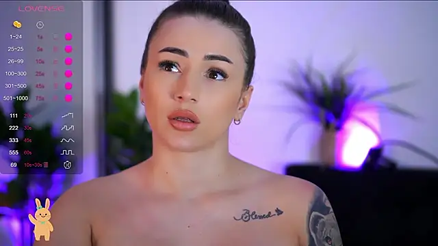 Chat +18 de BabbyAisha ao vivo