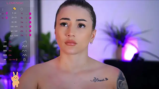 BabbyAisha লাইভ XXX চ্যাট