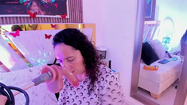 Luna_Naughty1 Obrolan Langsung XXX