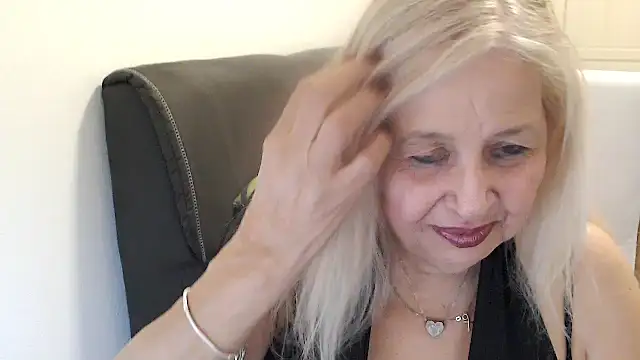 SusiLifeXXX: онлайн-секс-чат