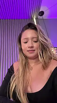 Czat XXX na żywo – MiaPetit_