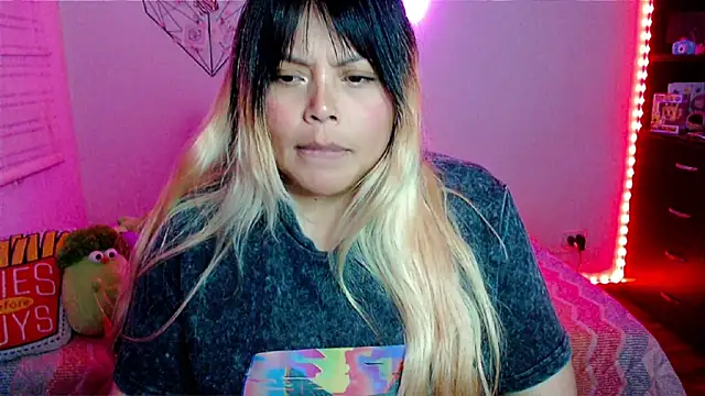 EllieMoonX élő XXX-chatje