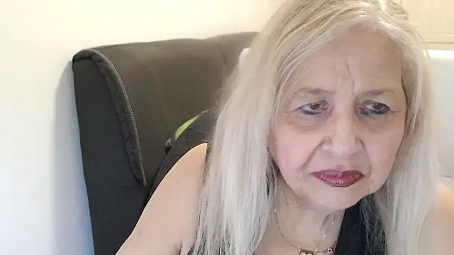 SusiLifeXXX Adlı Modelin Canlı XXX Sohbeti