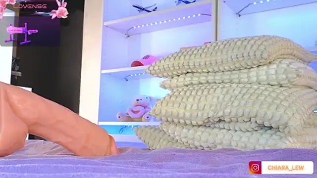 ChiaraLewis Chat XXX in diretta