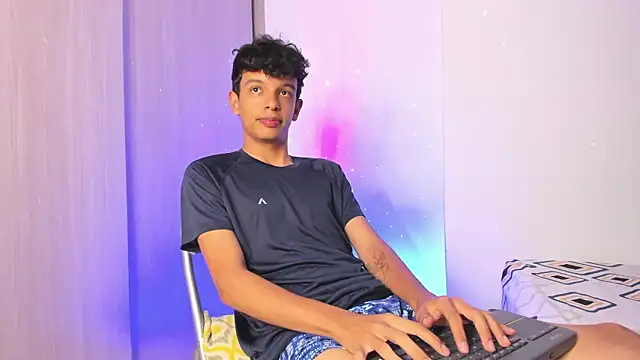 Maxfrost1's Live XXX Chat