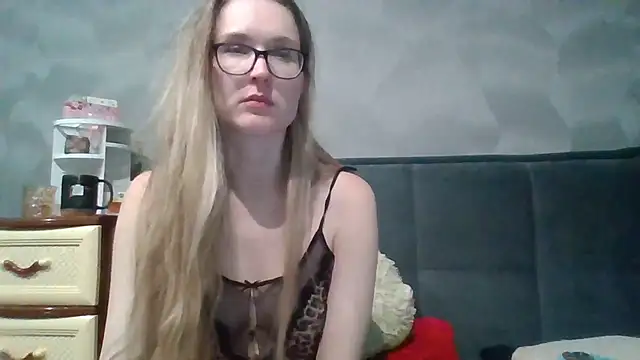 Jugira's Live XXX Chat