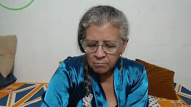 candy_mature_ élő XXX-chatje