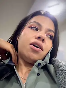 Ariana-07 即時 XXX 聊天