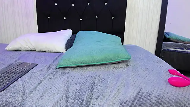 XXX chat uživo modela nicky_angel1