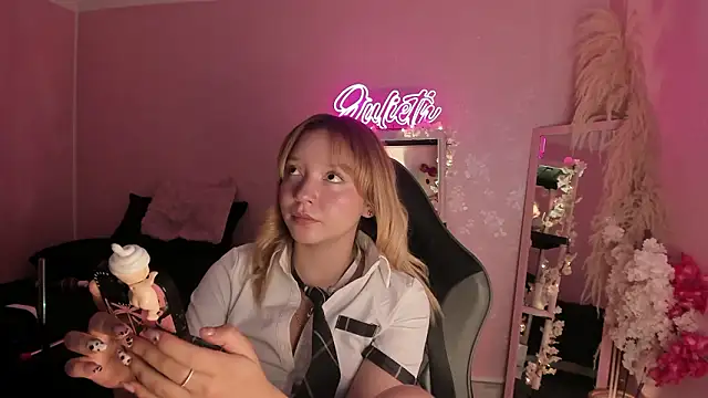 Chat +18 de JuliethMoss ao vivo