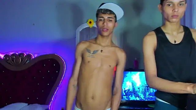 boyswantingplay's Live XXX Chat