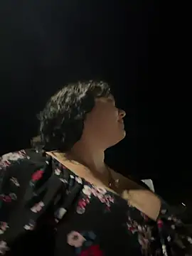 Chat +18 de mangolini_parrocini ao vivo