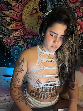 Chat +18 de QueenNatt ao vivo