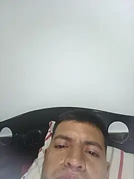 Ozkr777's Live XXX Chat