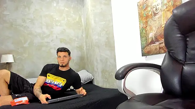 mike_burke's Live XXX Chat